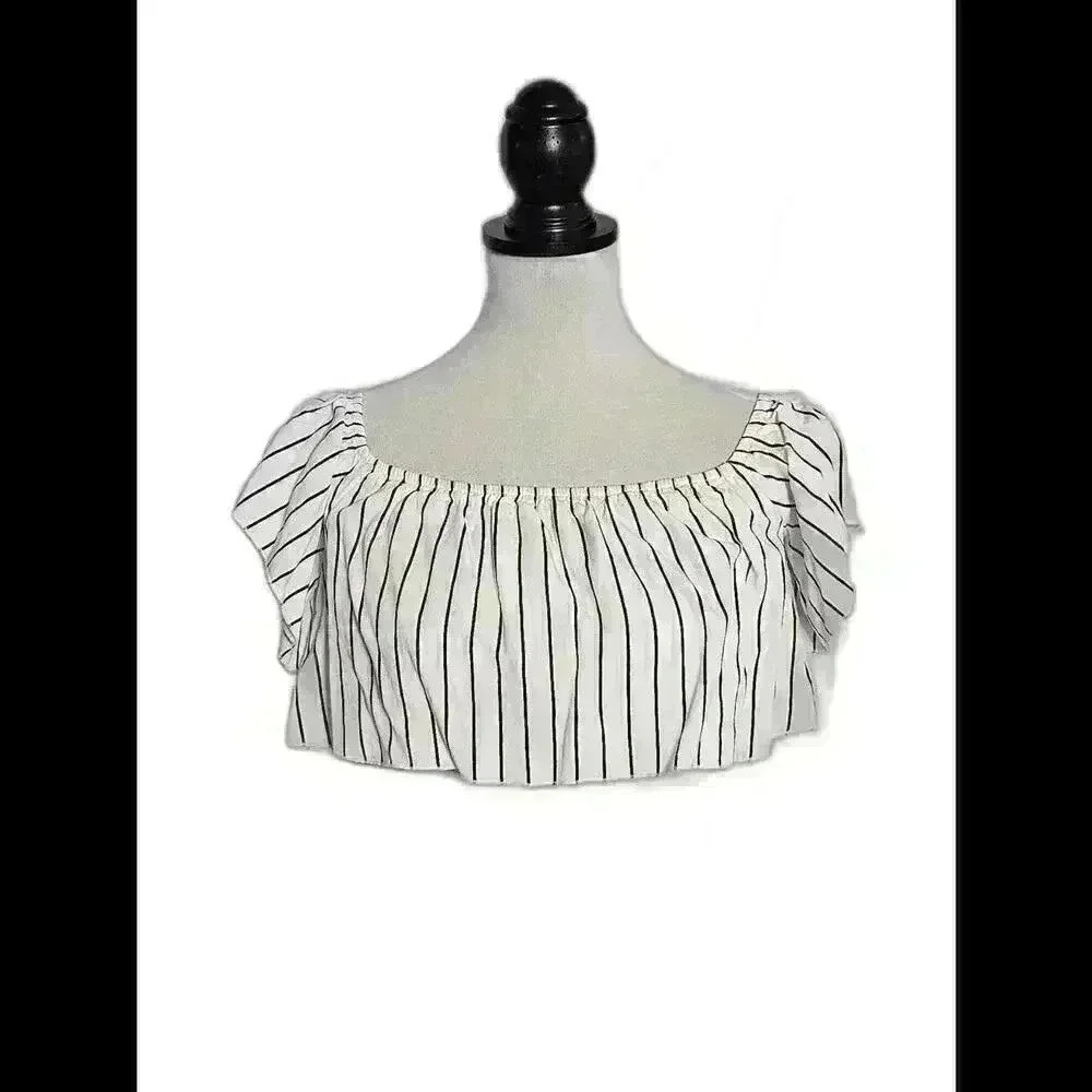 Chic Striped Crop Top with Ruffled Sleeves